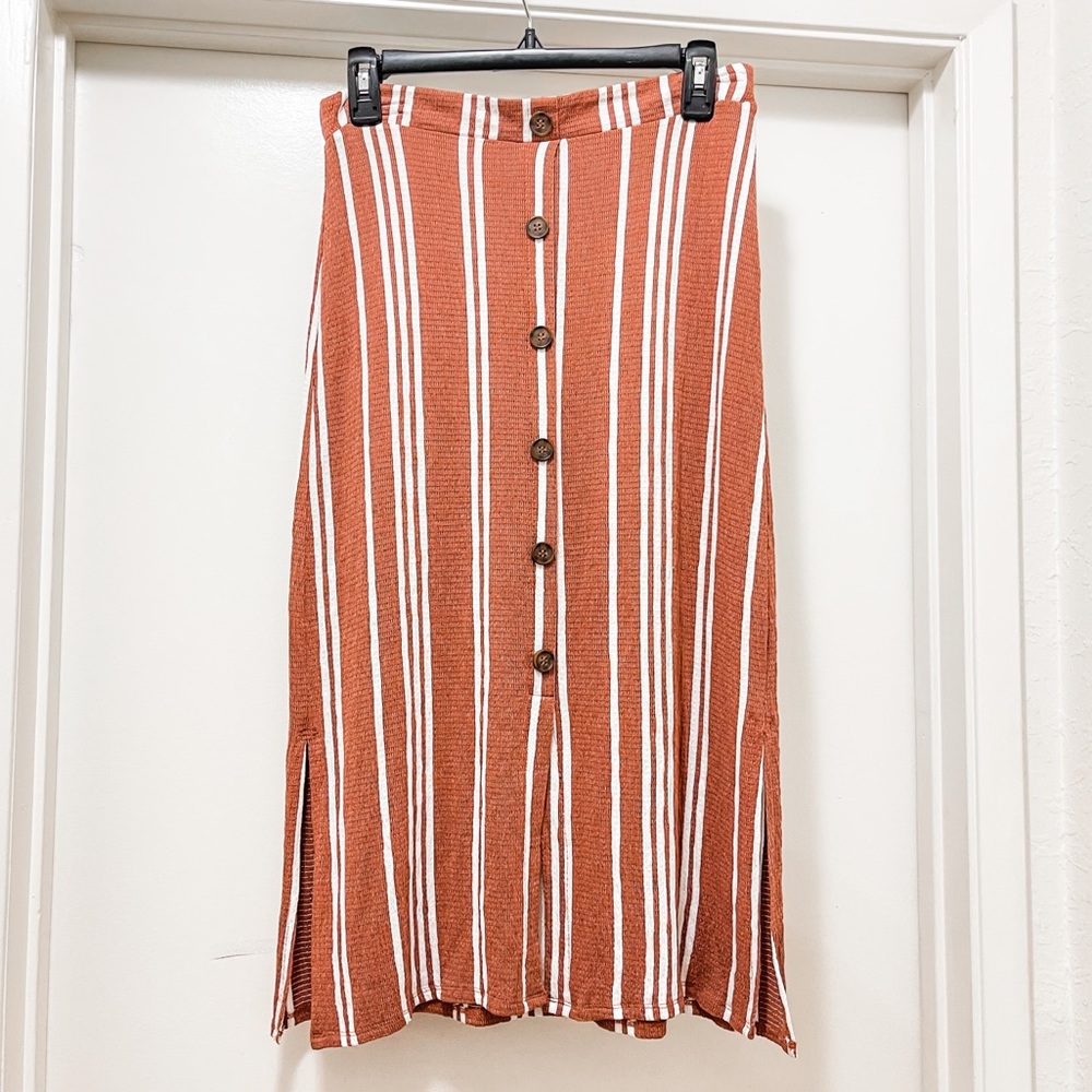 Cute rust color midi-skirt